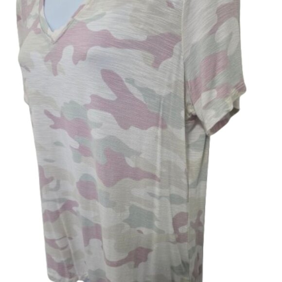 Old Navy Luxe Large Camo V Neck T Shirt Pink White Gray SOFT! - Picture 6 of 12